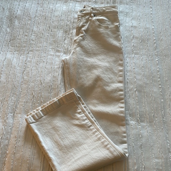 Club Monaco Off White Structured Bootcut Jean. Size 25 - Picture 5 of 6